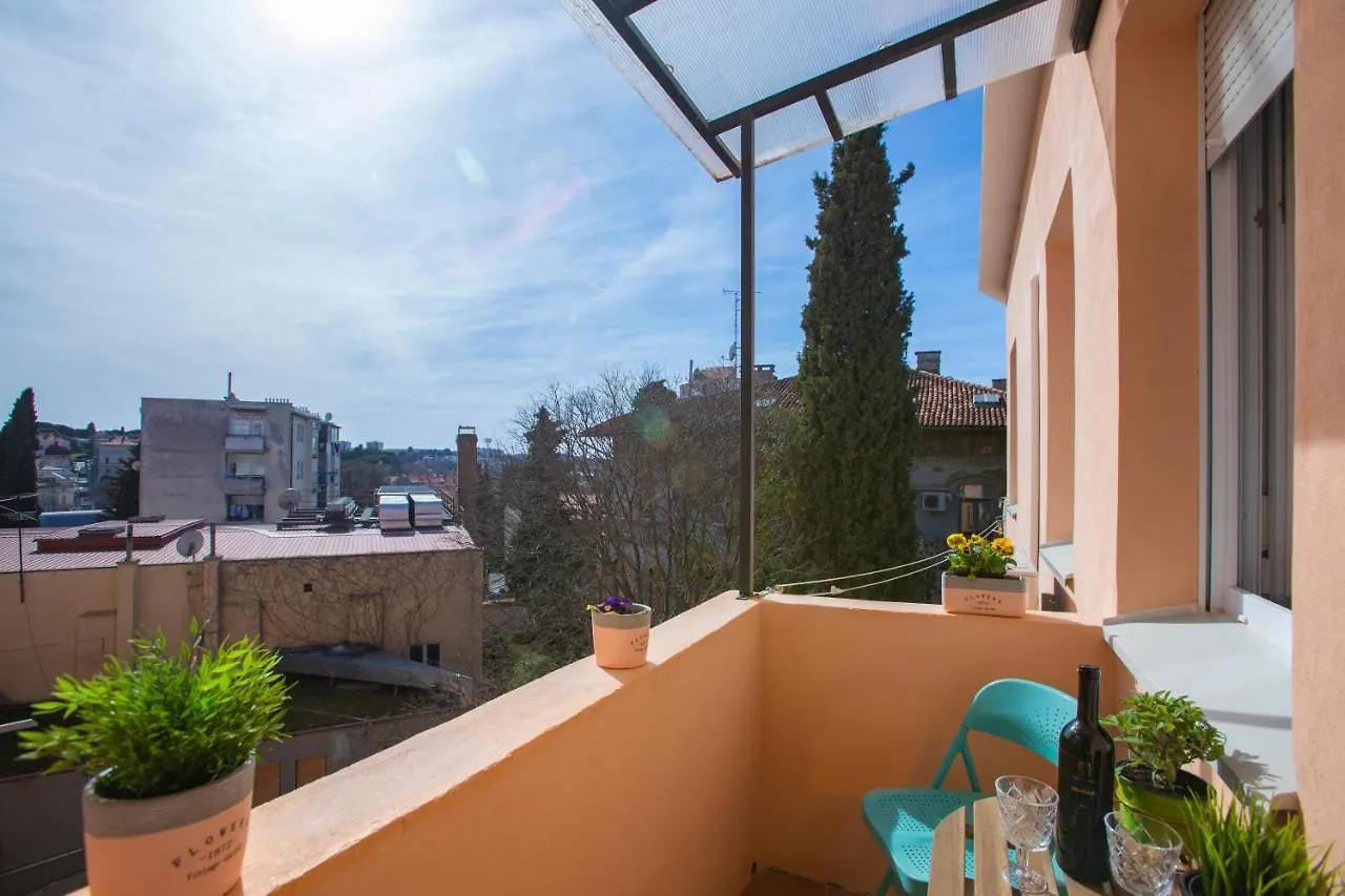 Polai Panorama Apartments With Free Parking 0*, Pula Croatie