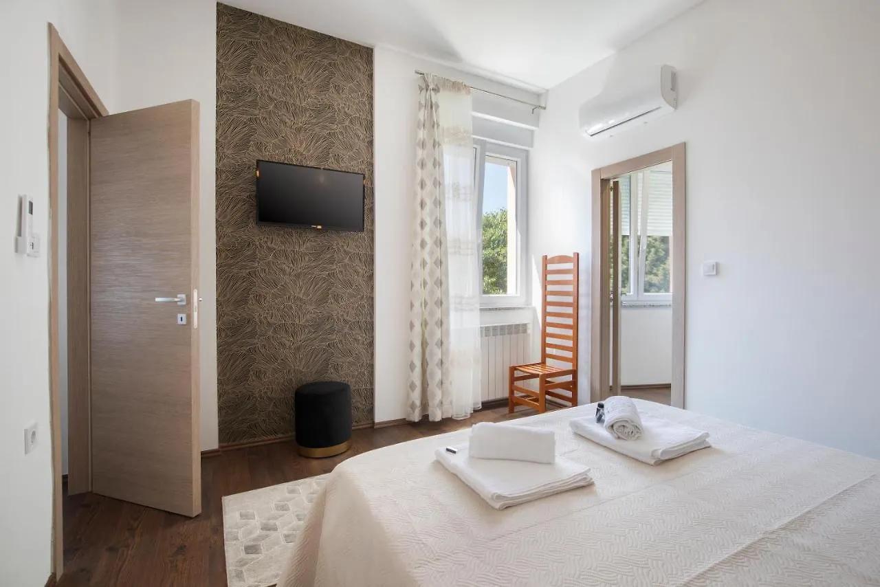 Polai Panorama Apartments With Free Parking 0*, Pula