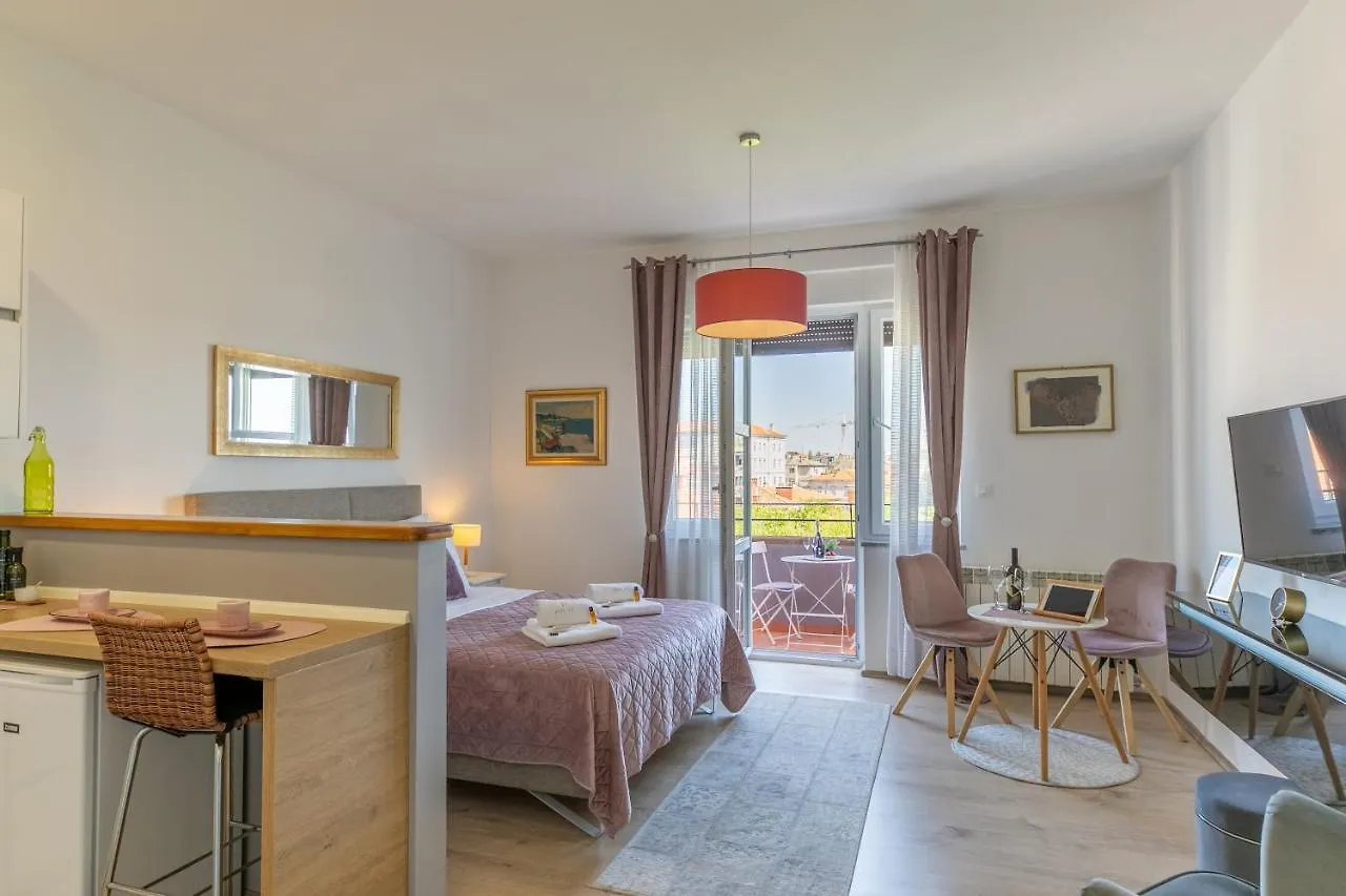 Polai Panorama Apartments With Free Parking