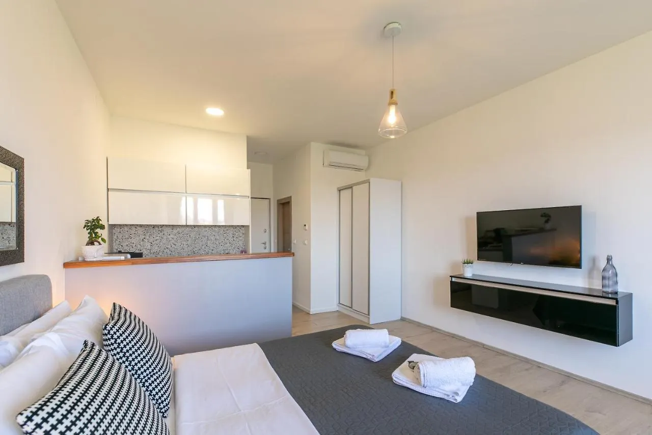 Polai Panorama Apartments With Free Parking