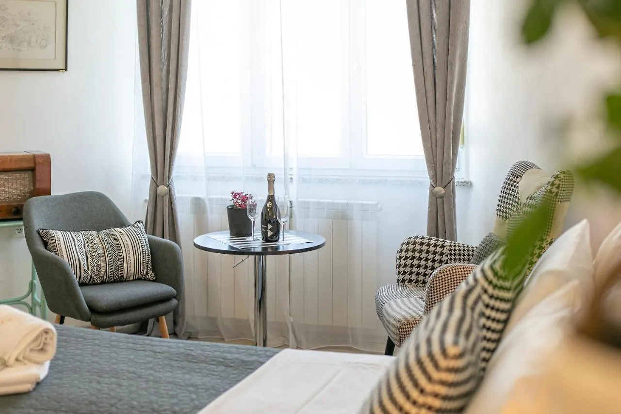 Polai Panorama Apartments With Free Parking Croatie